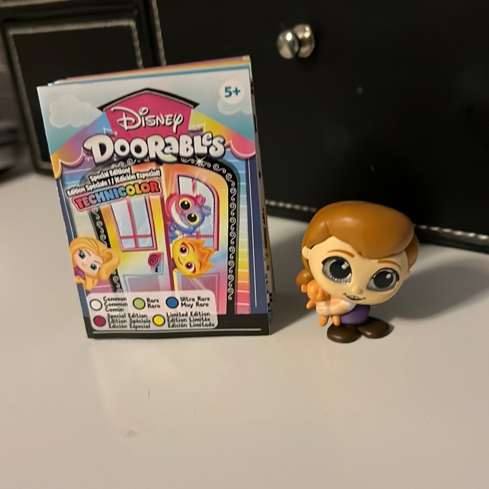 Disney doorables technicolor Penny